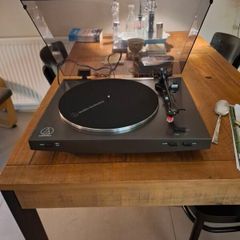 Audio Technica fully manual turntable