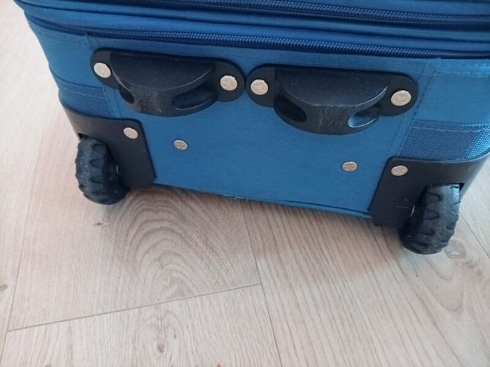 Aerolite blue cabin suitcase