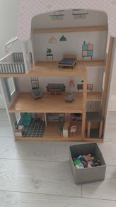 Doll house