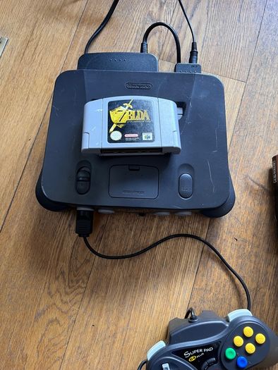 Nintendo 64 N64 2 ORIGINAL Controllers 10 Games Zelda, Banjo, Jet Force Gemini
