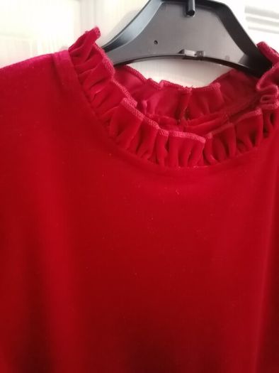 Red velvet dress, New, age 7-8