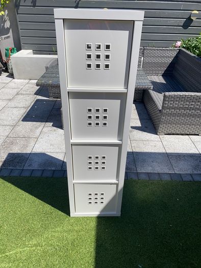 IKEA Kallax unit. 4 drawer - drawers included