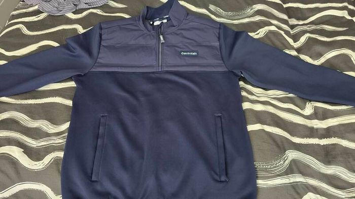 golf top Calvin Klein
