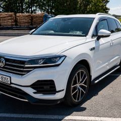 VW Touareg Commercial R-Line Kit 2019