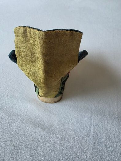 Antique Chinese Lotus Shoe for Bound Foot - Qing Dynasty - Embroidered Silk - 19th Century