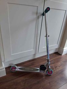 Razor kids folding scooter
