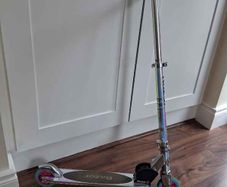 Razor kids folding scooter