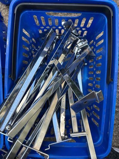 Slat Wall Clothes Display Bars Large Quantity