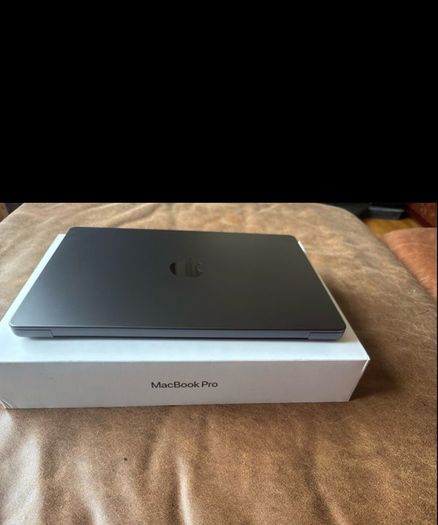 Apple Macbook Pro M3 Pro Chip 18GB Unified Memory 500gb SSD