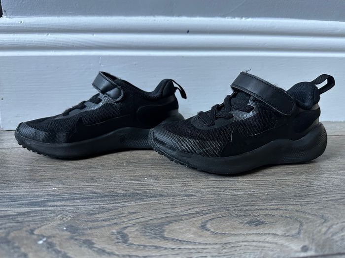 Nike Black Kids Sports Trainers