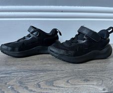 Nike Black Kids Sports Trainers