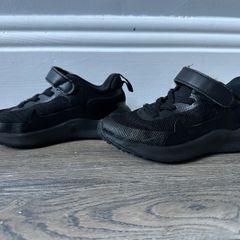 Nike Black Kids Sports Trainers