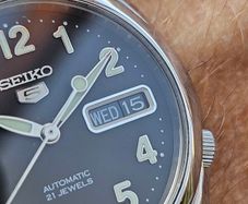 Watch Seiko 5 Automatic.