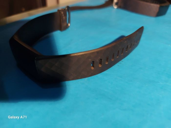 FITBIT in like new condition, no charger, can't test