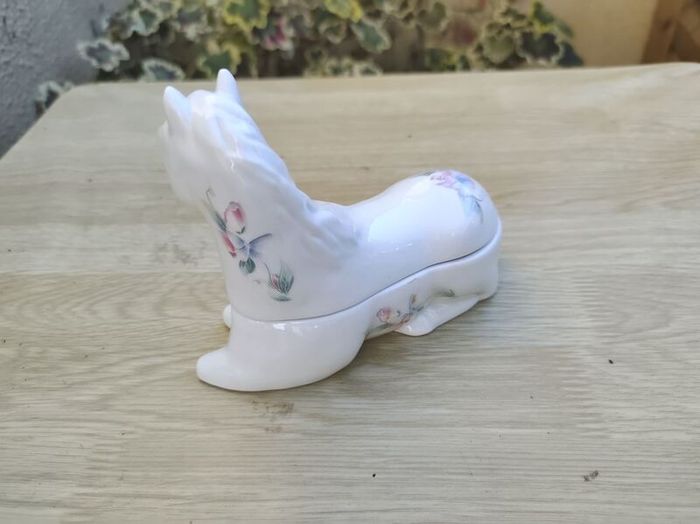 Aynsley "Little Sweetheart" trinket boxes figures
