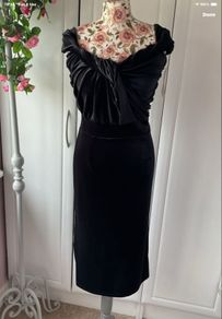 dress Bnwt freesize black velvet Bardot shoulder