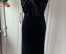 dress Bnwt freesize black velvet Bardot shoulder