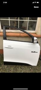 2 front Hyundai i35 doors