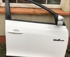 2 front Hyundai i35 doors
