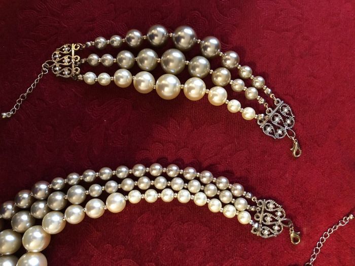 pearl necklace and bracelet set