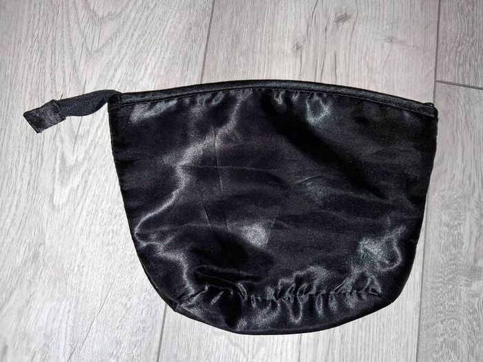 1 Euro Each To Clear!! - Variety Of Bags - Make Up, Toiletries, School, Etc