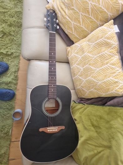 Acoustic Guitar