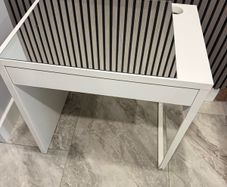 white small desk with mirror + lights included