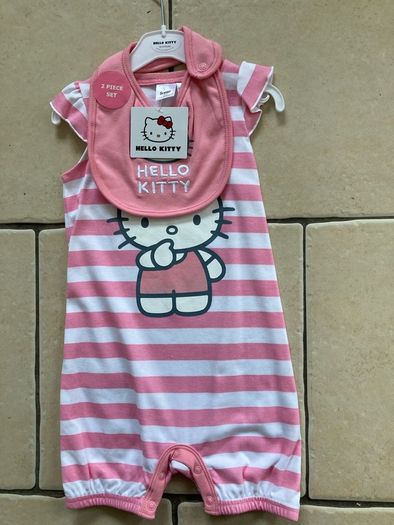 Hello Kitty Baby Outfit & Bib set