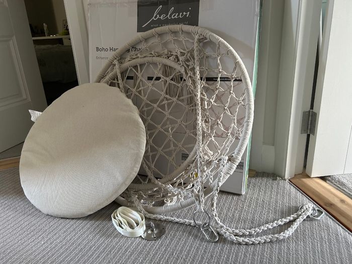 Hanging chair (unused)