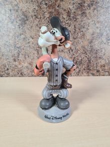 Walt Disney World Tigger Bobble head figure winnie the pooh figurine vintage