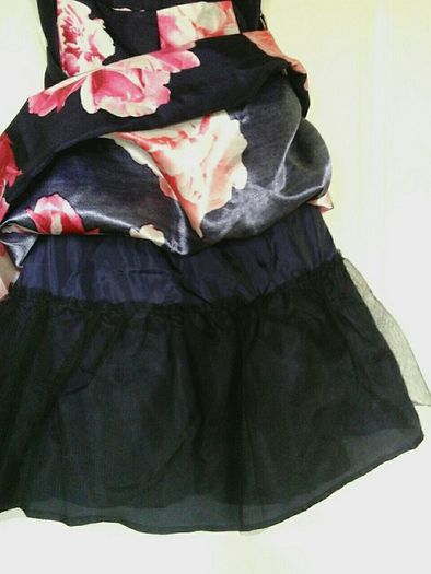A very stunning navy and pink dressy dress