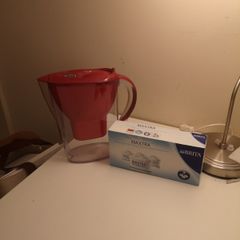 Britta jug and 3 x filters