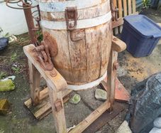 Butter churn