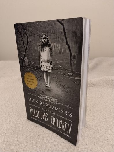 Miss Peregrine's Home for Peculiar Children by Ransom Riggs