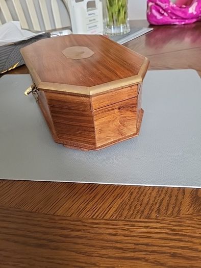Trinket/jewellery box