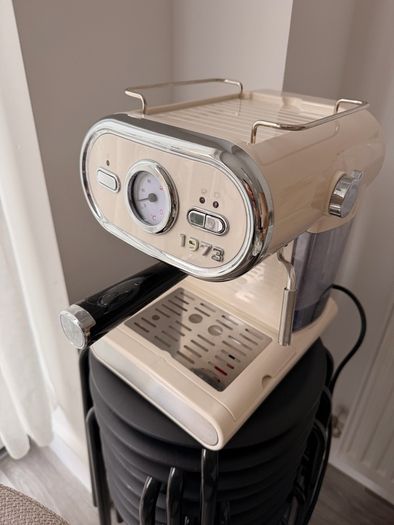 Espresso coffee machine