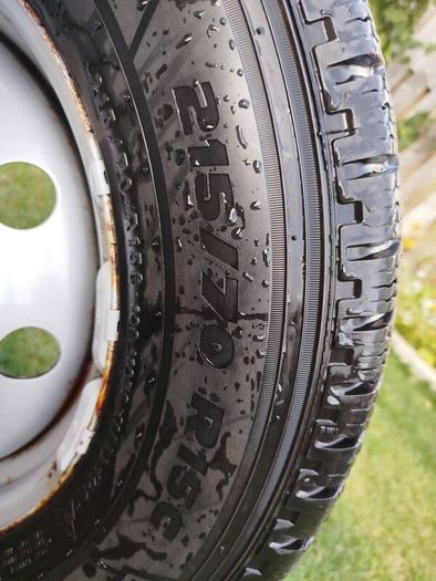 4 x Fiat Ducato Steel Wheels with Brand New Pirelli Carrier 215 70 R15C Tyres