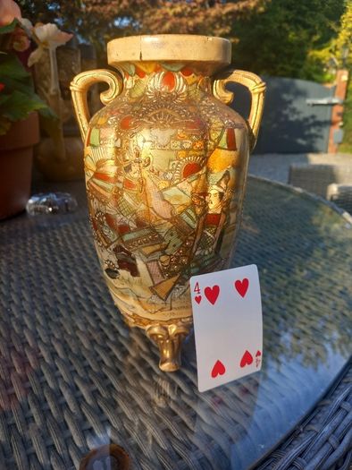 Pretty antique Japanese vase, damaged, D18