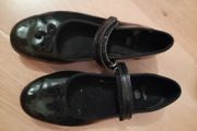 Girl's shoes