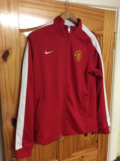 Manchester United Tracksuit Top Size Medium
