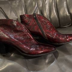 Ara - V-cut Heeled Ankle Burgundy