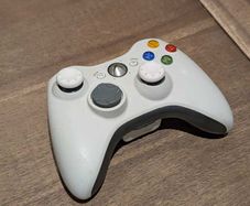 XBox 360 White Controller with White cover caps #435