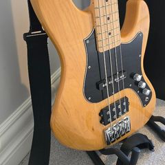 FGN Mighty Jazz Bass (Made in Japan) + Case + Stand, Excellent