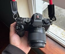 Fujifilm X-S10 (Mint, 3k shots) + Viltrox 35mm + 4 Lenses Bundle