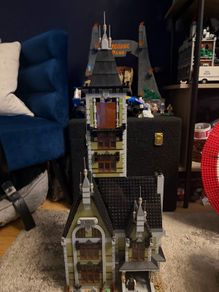 lego haunted house 10273