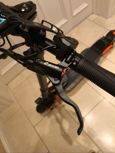 Electric scooter
