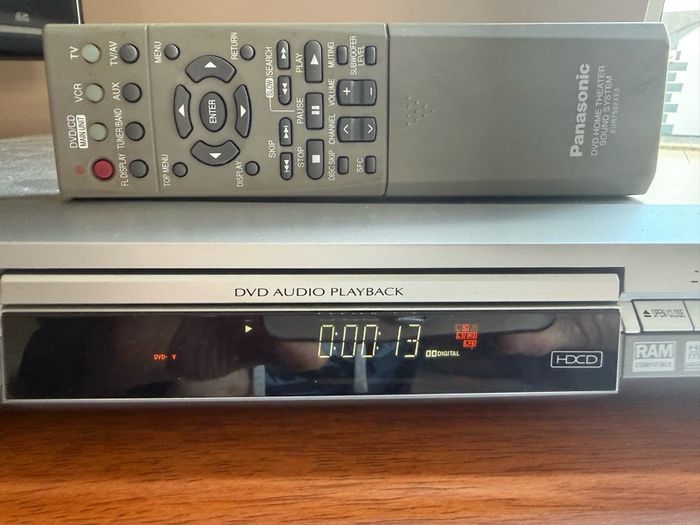 Panasonic SA-HT520 DVD Home Theatre + Subwoofer & Remote