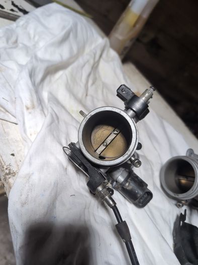 BMW r1200 GSA 2006 throttle bodies
