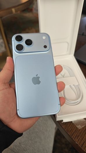 iPhone 18 Pro Max 256gb Glacier EU model. 1 week old. Trade-in/Swaps Welcome
