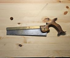 19th century dovetail saw
